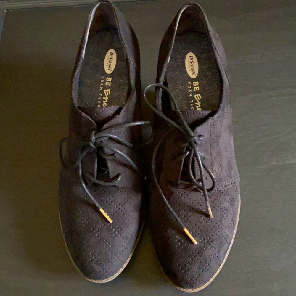 Cute and comfortable Dr Scholl’s lace up shoes.